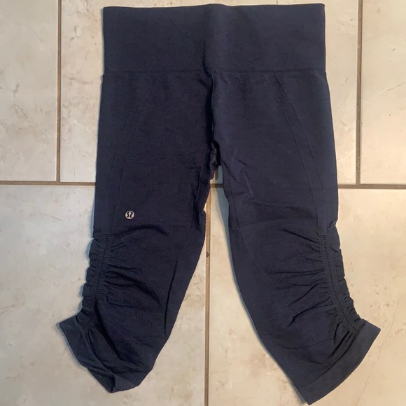 Lululemon In The Flow Crop Size 6 - Picture 1 of 4